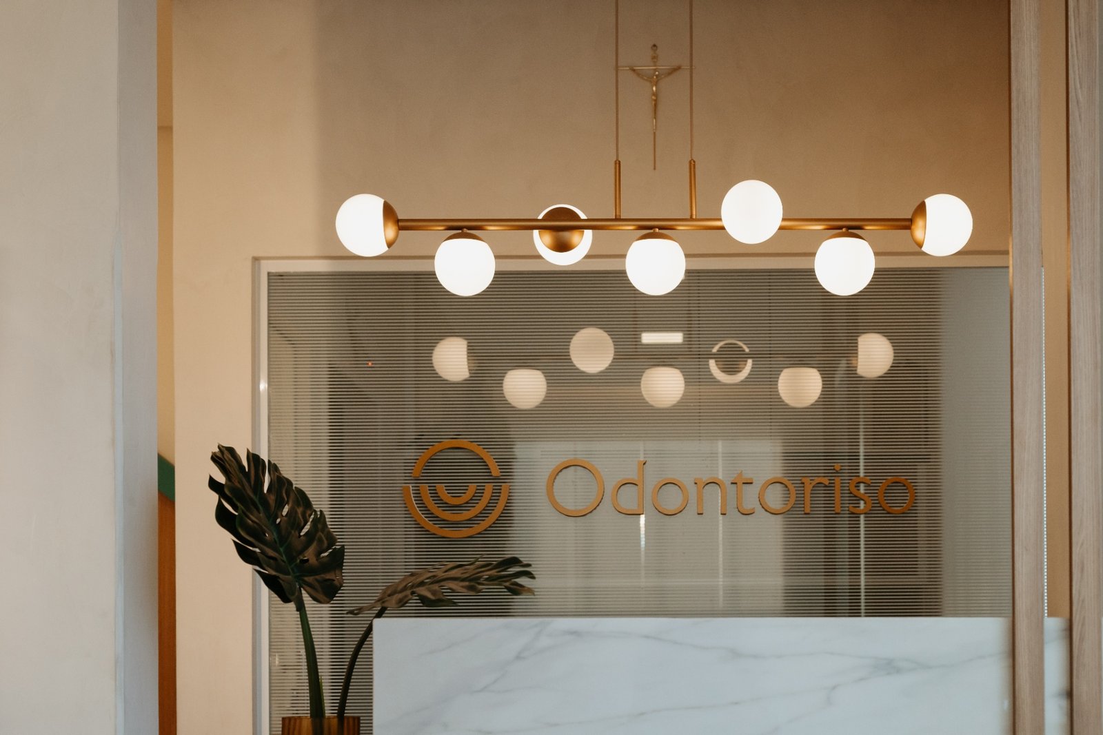Recepção com logotipo da Odontoriso